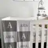 Cobertor com Letra Assinatura